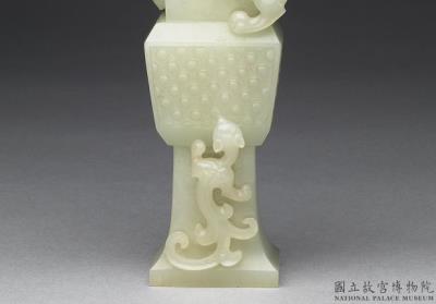 图片[2]-Jade square gu vase with coiling chi-dragon pattern, Qing dynasty (1644-1911)-China Archive